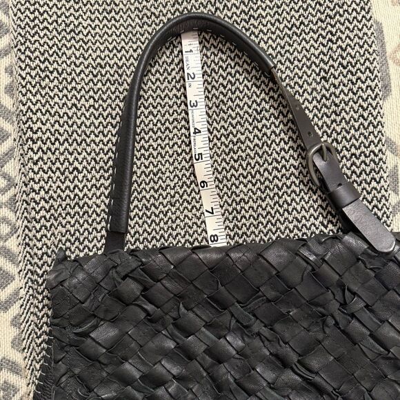 Henry Beguelin Black Pebbled/Woven Shoulder Bag - Picture 11 of 16